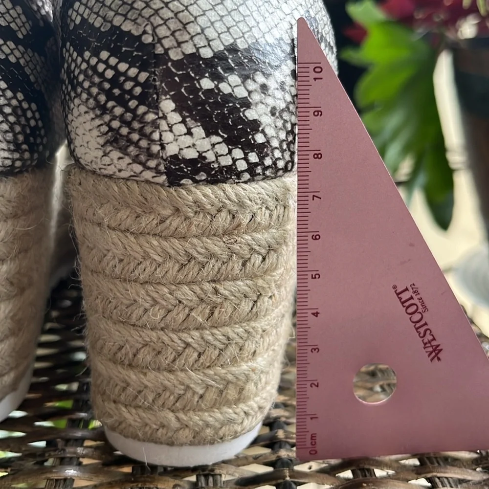 AMS faux snake skin espadrille wedge women’s‎ size 10